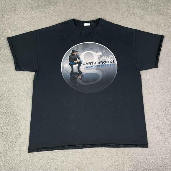 Garth Brooks concert T-shirt - Picture 2 of 4